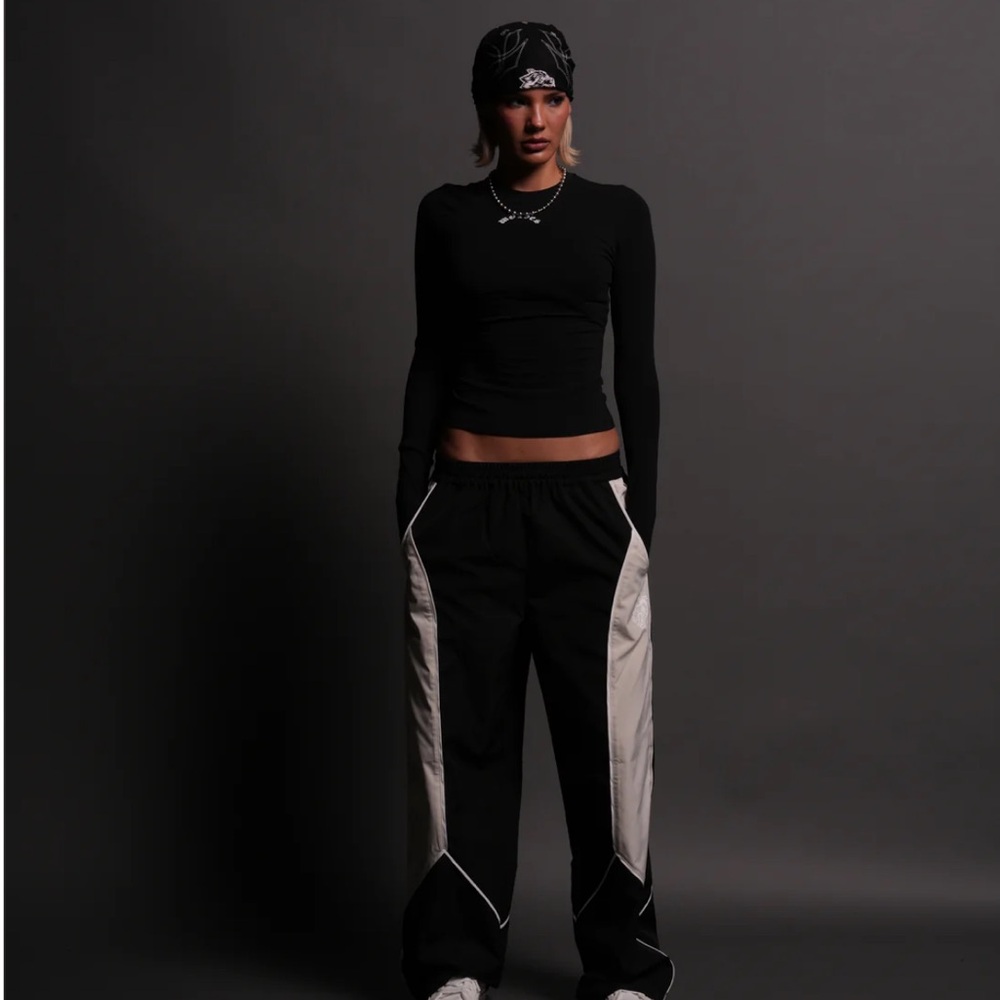 CHOPPER V2 "EDEN" L/S TEE IN BLACK - Picture 6 of 8